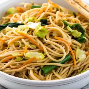 Chow Mein vs Lo Mein Noodles