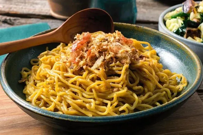 Crustacean Garlic Noodles Recipe