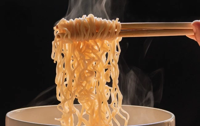 How To Cook Ramen Noodles in The Microwave 
